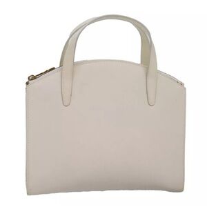 Gucci Cream Leather Tote with Structured Design
